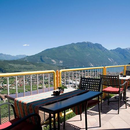 Albergo Deva Riva del Garda Exterior photo