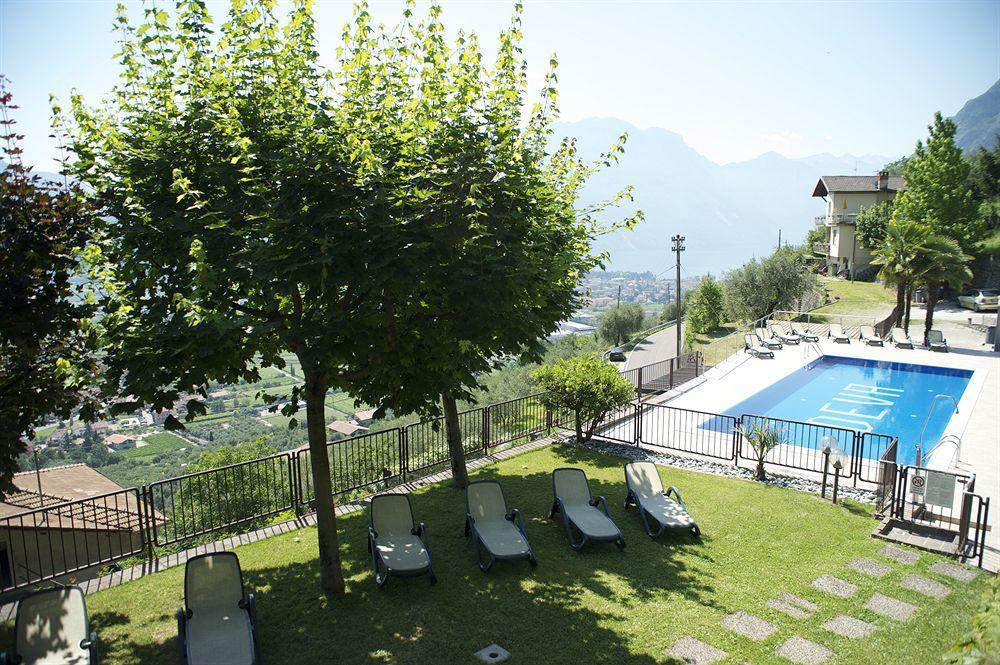 Albergo Deva Riva del Garda Exterior photo
