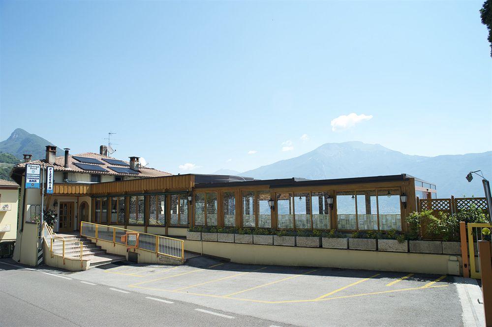 Albergo Deva Riva del Garda Exterior photo