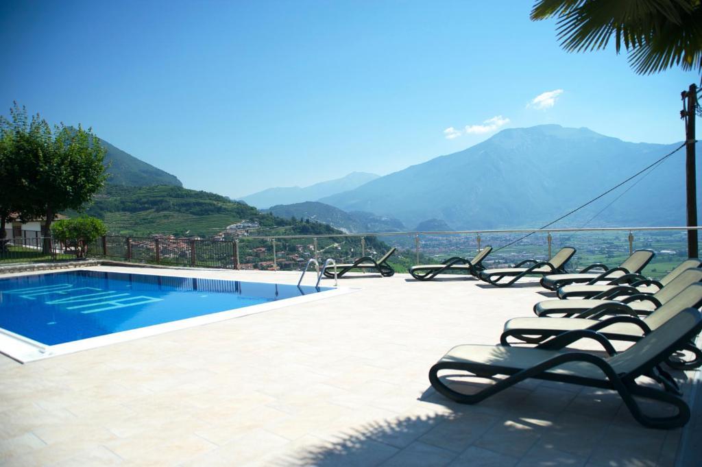 Albergo Deva Riva del Garda Exterior photo